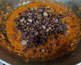 A picture of step 2 of Masala misal.