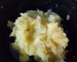 A picture of step 3 of Aloo kabab naan without oven serve with raita.
