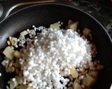 A picture of step 4 of Sabudana khichdi.
