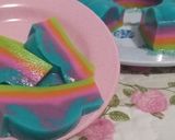 Foto langkah ke 4 dari resep Puding pelangi.