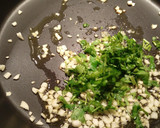 Foto del paso 8 de la receta: Alcachofas, almejas y bacalao al ajillo
