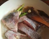 Foto langkah ke 3 dari resep Sop ikan gurame sederhana.