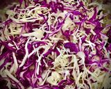 Hình bước làm 2 của món Salad Bắp Cải Tím Sốt Mayonaise