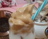 Foto langkah ke 5 dari resep Dalgona Coffee tanpa mixer dan tanpa whisk☕🌸.