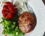 Foto del paso 3 de la receta: Hamburguesa de pollo a la plancha con lechuga tomate y cebolla