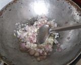 A picture of step 1 of Spicy Thai veg Noodles.