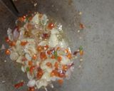Foto langkah ke 5 dari resep 40. Oseng Rawit dan Bawang.