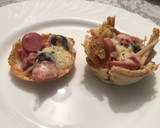 Foto del paso 3 de la receta: Mini pizzas de pan blando 🍕
