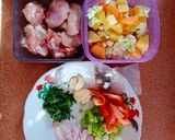 Foto langkah ke 1 dari resep Sop Ayam.