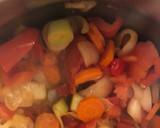 Foto del paso 4 de la receta: Caldo de merluza y gambones