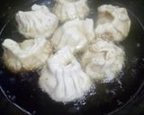 A picture of step 4 of Fried chicken momo.