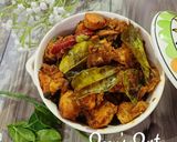 A picture of step 4 of Kaffir Lime Chicken Fry.