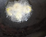 A picture of step 4 of Bitter melon pakoda.