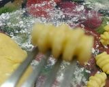 Foto langkah ke 6 dari resep Kue kering kerang keju.