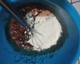 Foto langkah ke 2 dari resep Chocolatos Lava Cake.