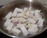 Foto langkah ke 3 dari resep Sop Bening Wortel Tahu.