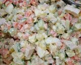 Hình bước làm 3 của món Salad Nga
