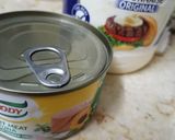 A picture of step 1 of Tuna sandwich in brown bread 🍞.