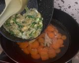 Foto langkah ke 6 dari resep Sop Kimlo Jamur Kuping.