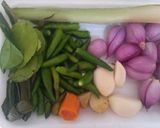 Foto langkah ke 3 dari resep Kakap Gulai Kuning Yana / Pangek Masin Kakap.