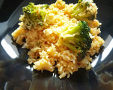 Foto del paso 5 de la receta: Arroz al curry con gambitas y brócoli