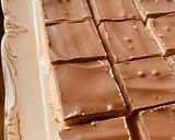 صورة لخطوة 3 من وصفة مكعبات البسكوت و الشوكولاته 🌟🍫
