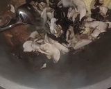Foto langkah ke 2 dari resep Bihun jamur goreng tanpa kecap.
