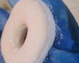 صورة لخطوة 3 من وصفة دونات قطنيه 🍩🍩