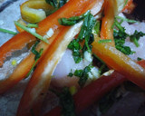 Foto del paso 3 de la receta: Pollo y papas a la sabora con zapallo relleno