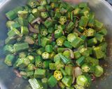 A picture of step 3 of Bhindi or ladyfingers fry.