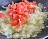 A picture of step 2 of Zamburiñas (small scallops) Galician style.