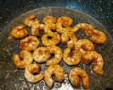 Foto del paso 3 de la receta: Pasta con langostinos
