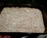 A picture of step 4 of Apple oatmeal bar.