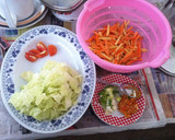 Foto langkah ke 1 dari resep Tumis sayur simple (sawi, wortel, kentang).