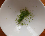 Foto del paso 3 de la receta: Ensalada de listones de calabacita, nuez y parmesano