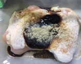 รูปขั้นตอนการทำที่ 1 ของ ไข่เจียวหน้าลาบไก่ย่างหมูยอ Air Fryer