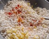A picture of step 5 of Raj Kachori / Bhel Kachori.