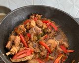 Foto langkah ke 3 dari resep Ayam Gongso.