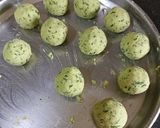 A picture of step 1 of Palak and Dudhi Malai Kofta.