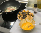 Foto del paso 2 de la receta: Revuelto de setas silvestres con bacon, cebolla y trufa 🍄🍄🍄