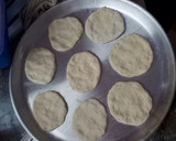 Foto del paso 2 de la receta: Pizzetitas para el mate...🍕😲