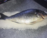 Foto del paso 2 de la receta: Dorada a la sal
