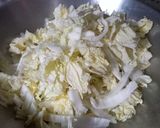 Foto langkah ke 3 dari resep Tumis Sawi Putih dan Wortel.