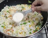 A picture of step 4 of Vegetables Fried Rice.