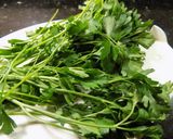 Foto del paso 1 de la receta: Arroz con hongos y gremolata