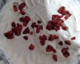 Foto langkah ke 9 dari resep Red Velvet Roll Cake.