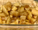 Foto del paso 2 de la receta: Solomillo de cerdo en salsa con su guarnición de zanahoria, manzana asada y cebolla caramelizada