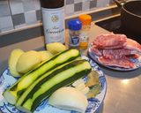 Foto del paso 1 de la receta: Lomo de cerdo con vegetales en salsa suave de vino y cúrcuma