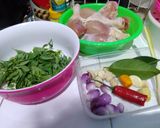 Foto langkah ke 1 dari resep Opor Ayam Kemangi.