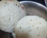 A picture of step 3 of Bread Upma.
